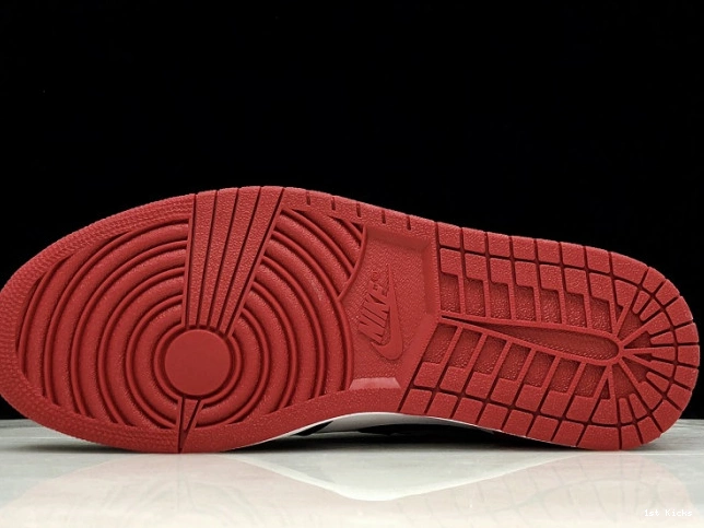 1 555088-125 Retro Black Toe Jordan Air 0530